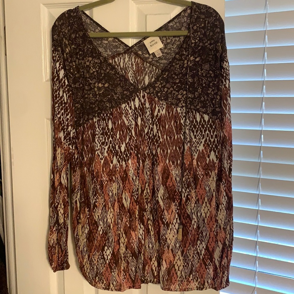 Long sleeve Knox rose flowey top